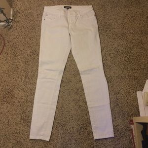 White skinny jeans