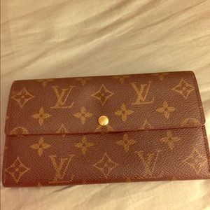 💯 authentic Louis Vuitton wallet