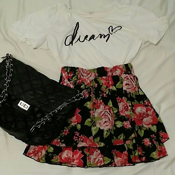 Floral skirt perfect for this summer!