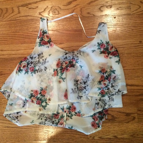 Cute crop top!
