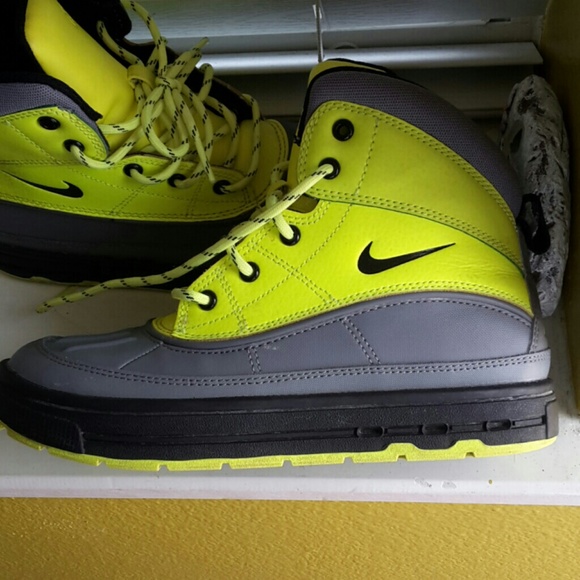 Size 3 Y Nike.
