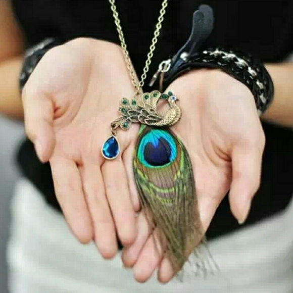 2015  Women's Fashion Vintage personality Peacock