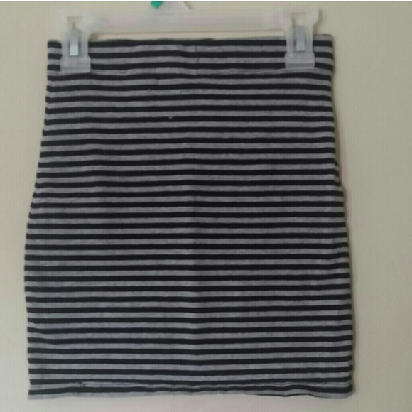 🌸TRADED🌸H&m pencil skirt.