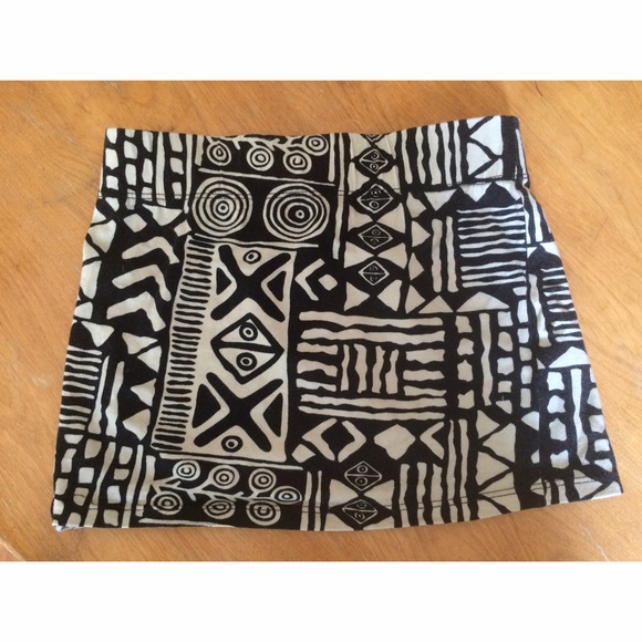 ❌SOLD❌ Tribal print pencil skirt - Picture 1 of 2