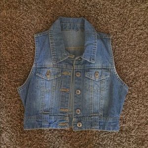 Cropped denim jacket