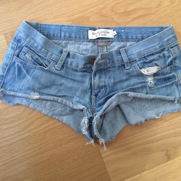 Adorable denim Abercrombie shorts
