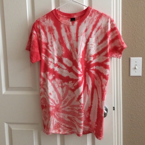 10 deep red tie dye shirt