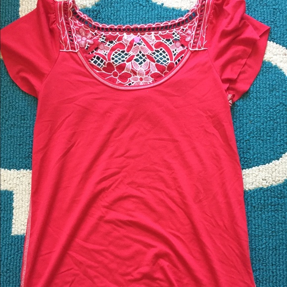 Red shirt with lace