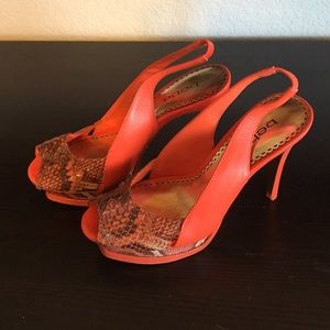 Bebe Sz 6 Orange Snake Heels