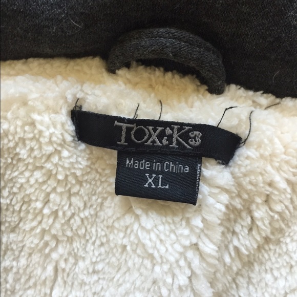 Jacket - Picture 3 of 4