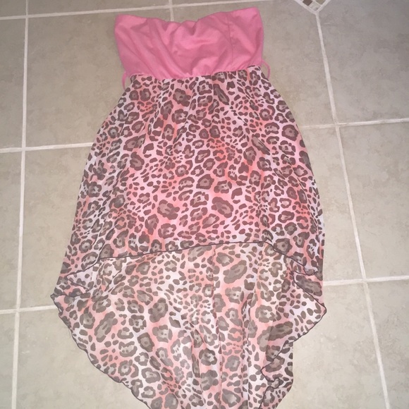 Dresses - Picture 2 of 3