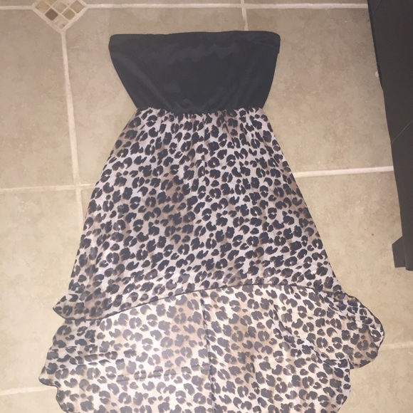 Dresses - Picture 3 of 3