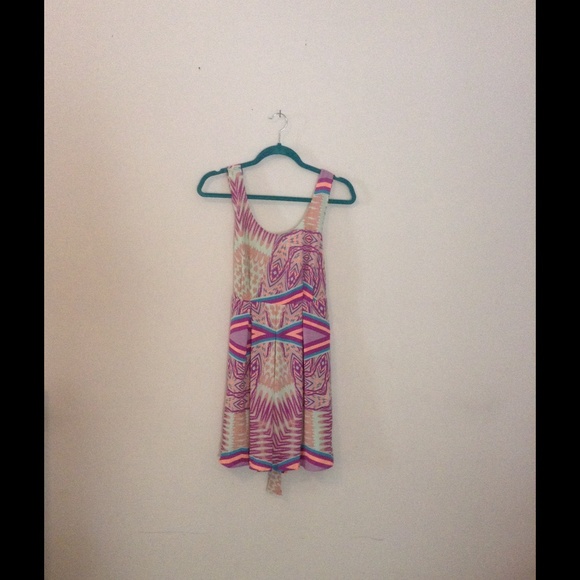 NWT abstract print tie back dress - forever 21 💜 - Picture 4 of 4