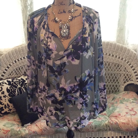 Vera wang Purple grey floral top