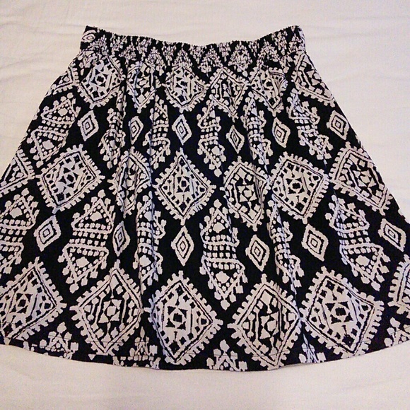 Patterned Skirt - Picture 2 of 2