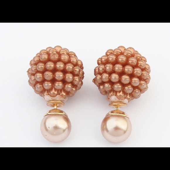 Double sided stud earrings !