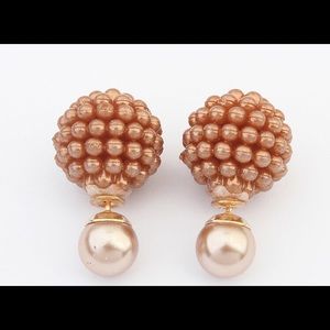 Double sided stud earrings !