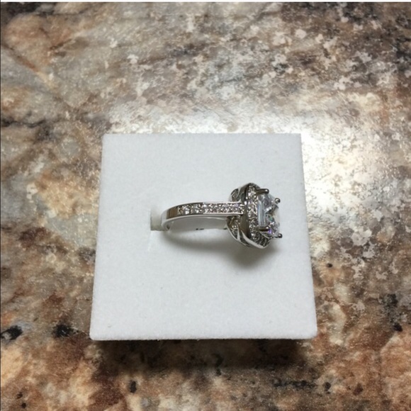 🆕 2.8ct Cushion Angel Engagement Ring - Picture 3 of 4