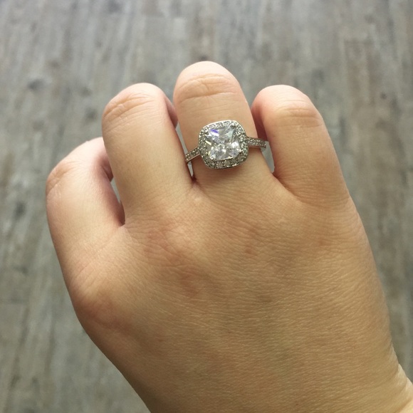 🆕 2.8ct Cushion Angel Engagement Ring - Picture 4 of 4