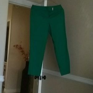 Super cute capris. Perfect for work or play