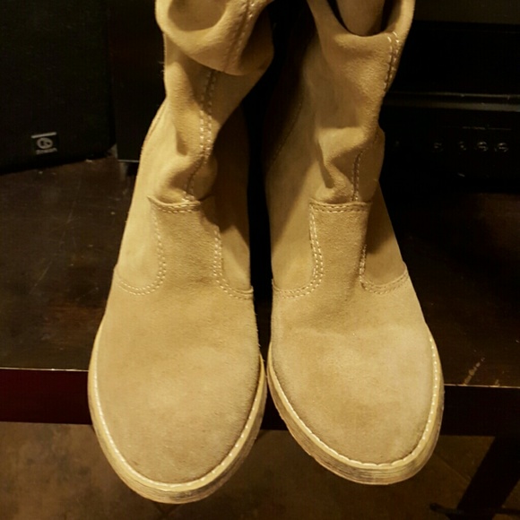 ****sold locally****Cowboy boots