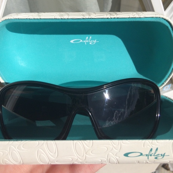 Oakley Speechless Sunglasses