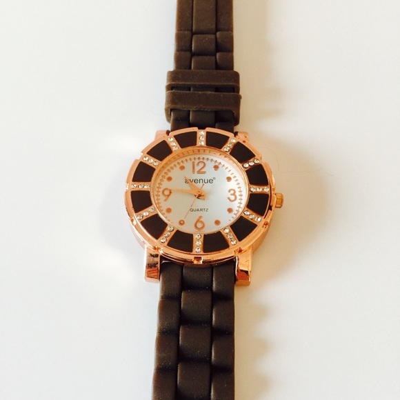 Watch - Picture 2 of 2