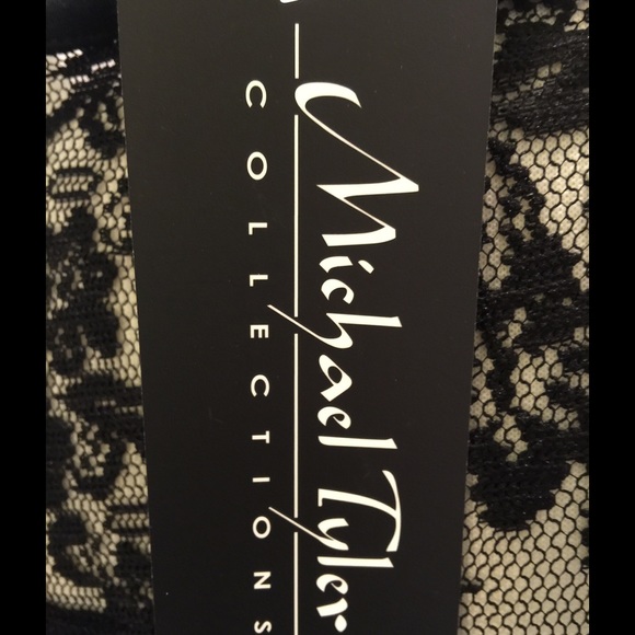 Michael Tyler Button Up Top - Picture 4 of 4