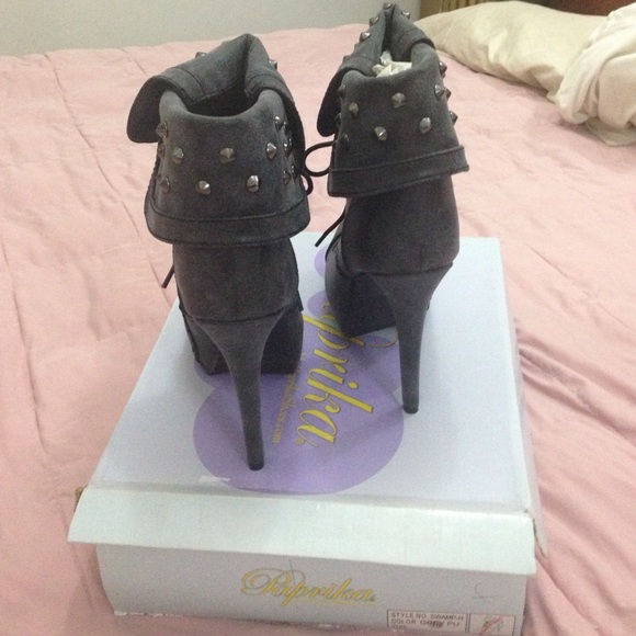 Boots - Picture 4 of 4