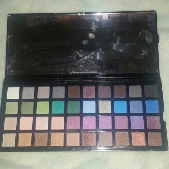 ELF pallete - Picture 2 of 3