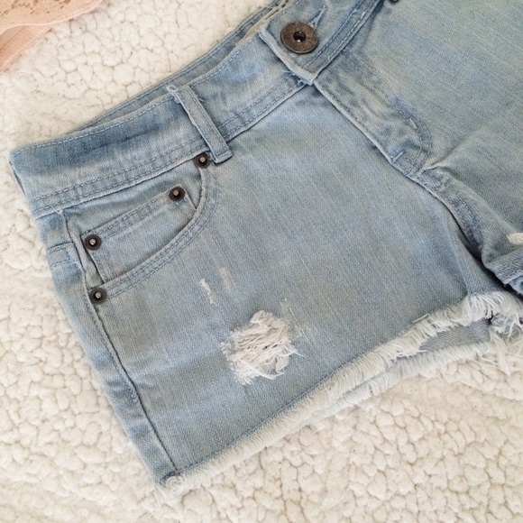 ❗️Distressed denim shorts only ❗️ - Picture 2 of 4