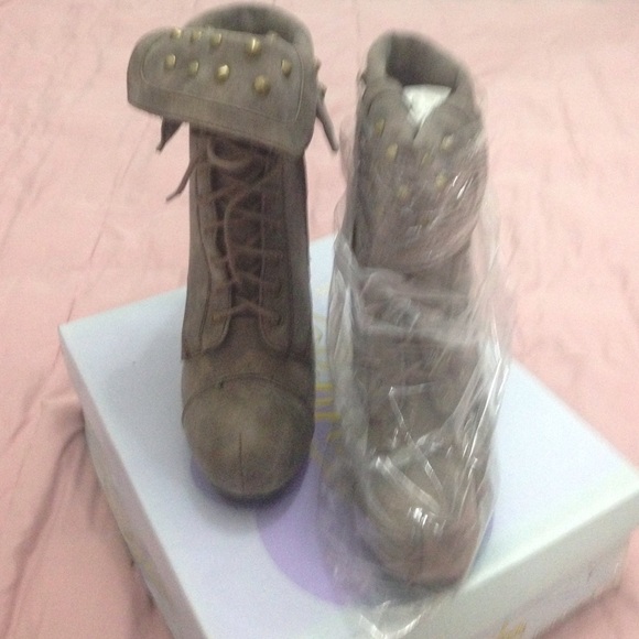 High heel boots - Picture 2 of 4