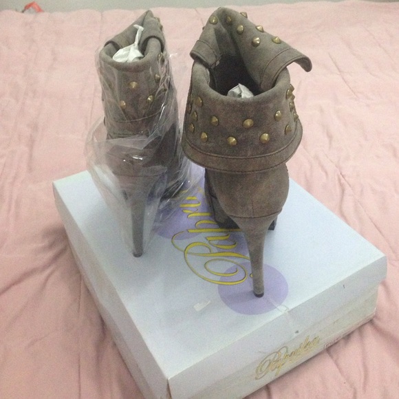 High heel boots - Picture 4 of 4