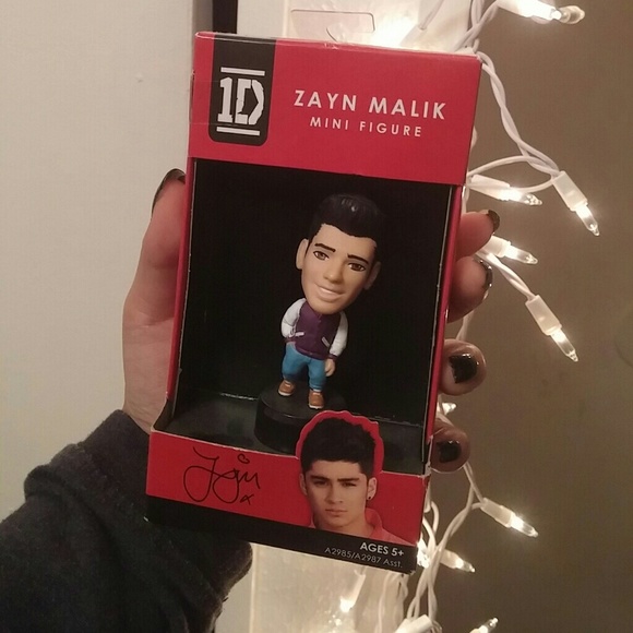 One direction figureine !