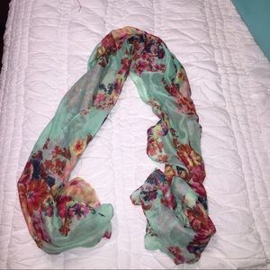 Floral scarf in good condition; perfect for summer