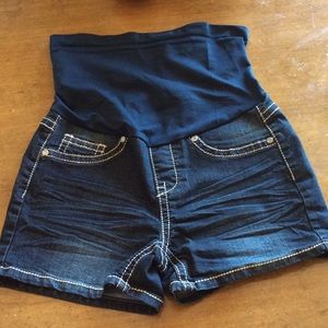 Maternity jeans shorts