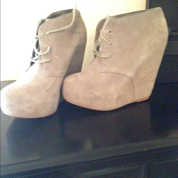 Taupe wedges