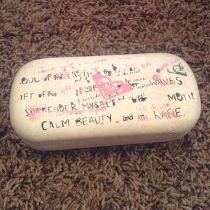 No scraches never really worn