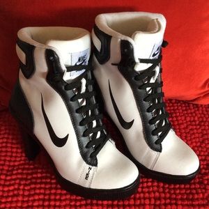 Nike High-Heels Sneaker Boots (White/Black)