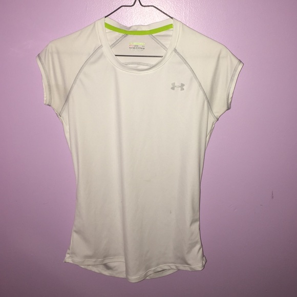 Small UA Heat Gear shirt 💪🏼