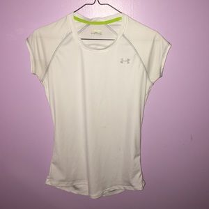 Small UA Heat Gear shirt 💪🏼