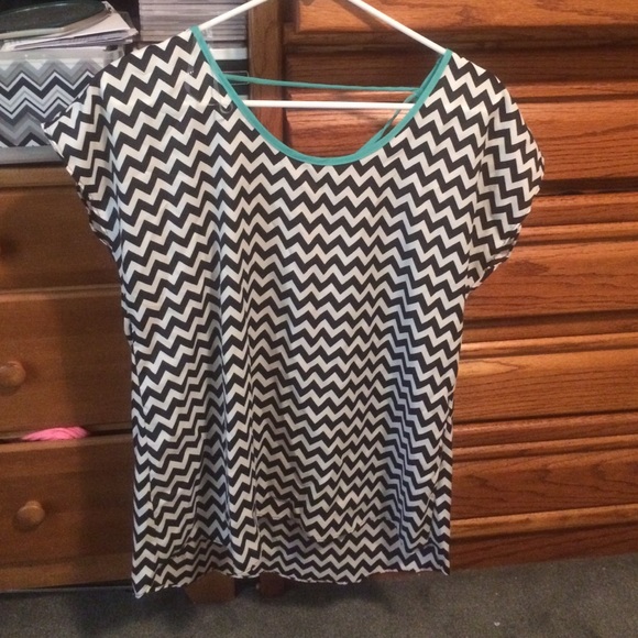 Chevron top