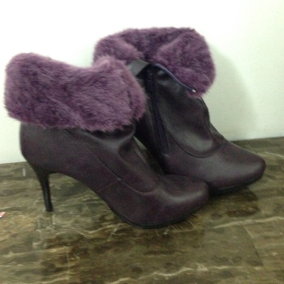 High heel boots