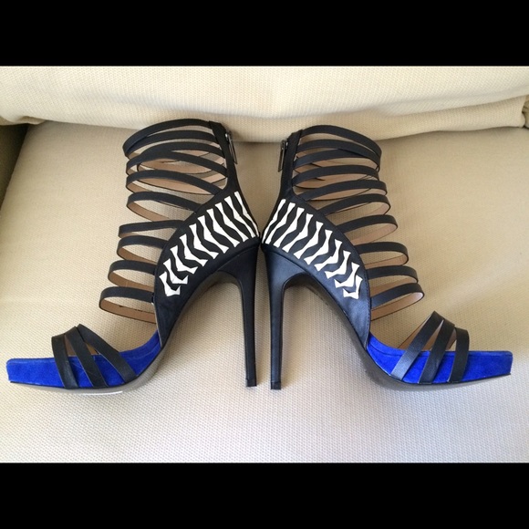 Bebe Strappy High-Ankle Styled Sandal