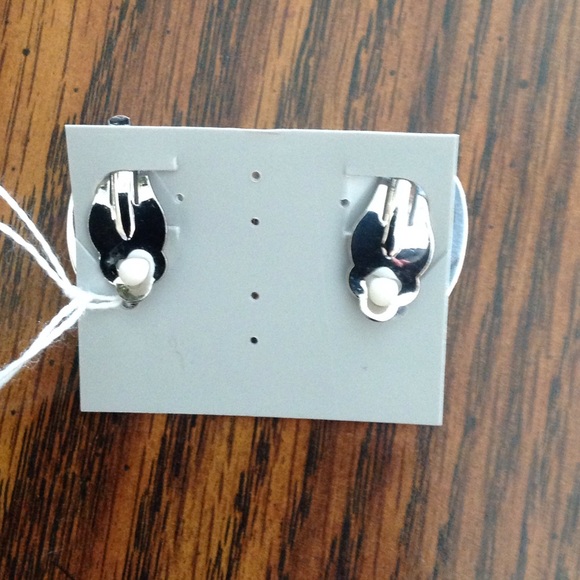 Simulated turquoise Clip On earrings - Picture 3 of 3