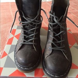 Dr Martens ALEXIS, distressed dark brown, size 7