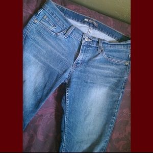 524 too super low levis !