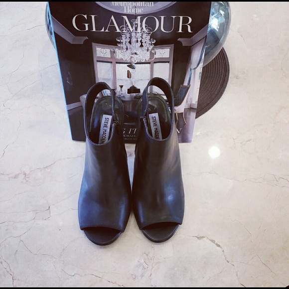 STEVE MADDEN HEEL/BOOTIE