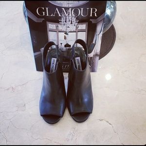 STEVE MADDEN HEEL/BOOTIE