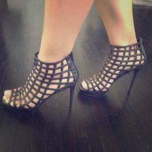 Shoe dazzle caged booties